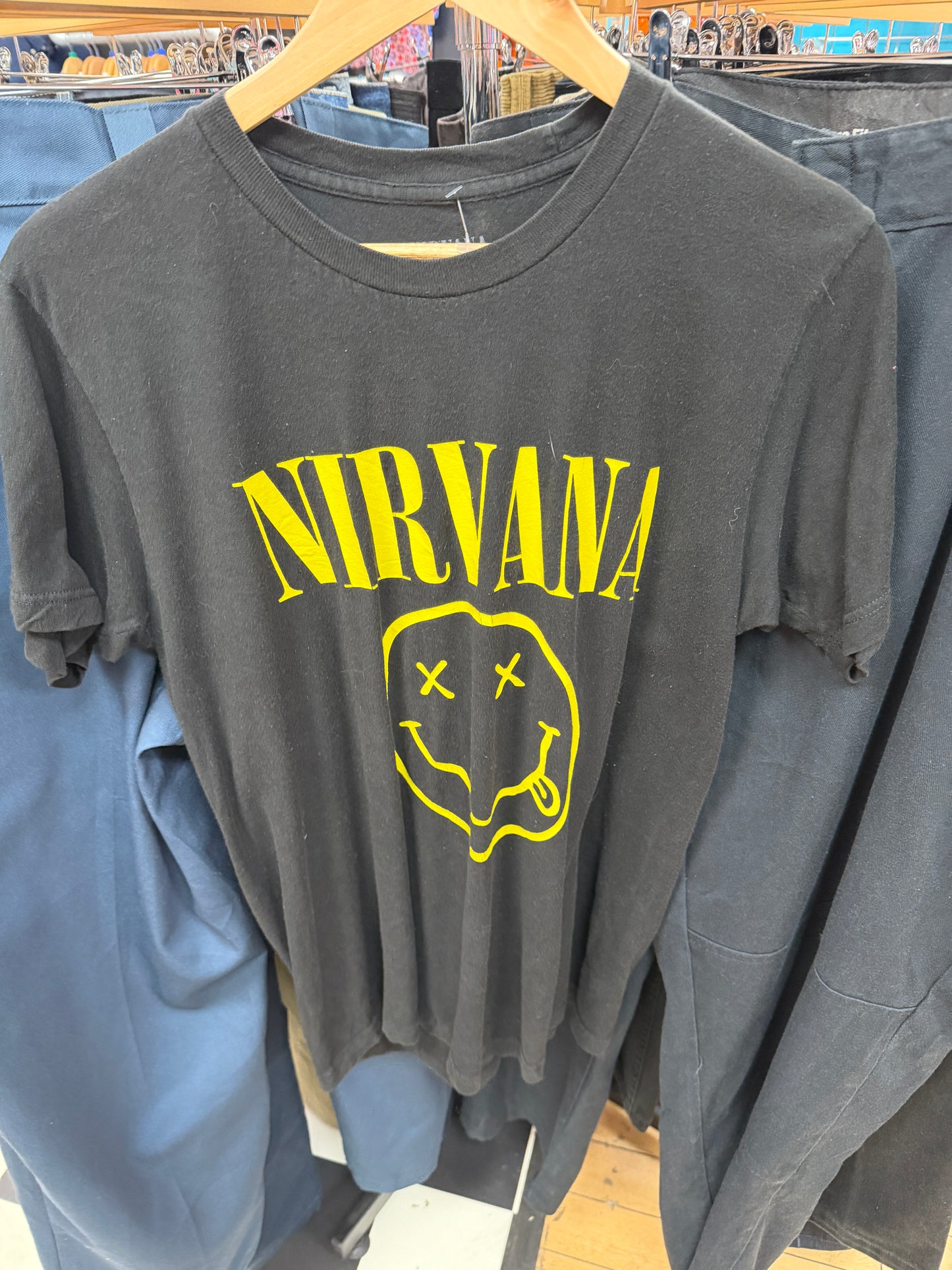 Classic Nirvana Yellow Smiley T-Shirt - M