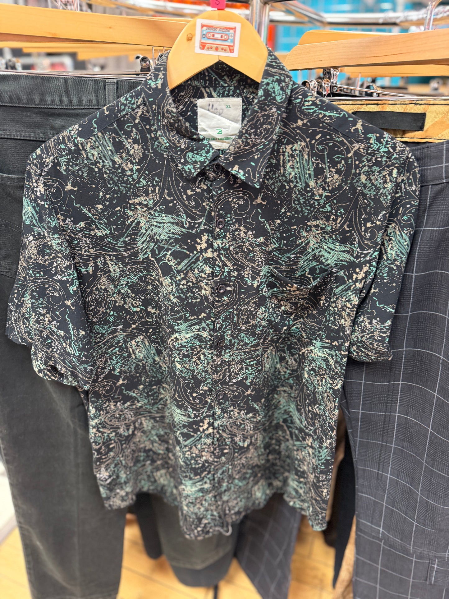 Short-sleeved Abstract Shirt - S