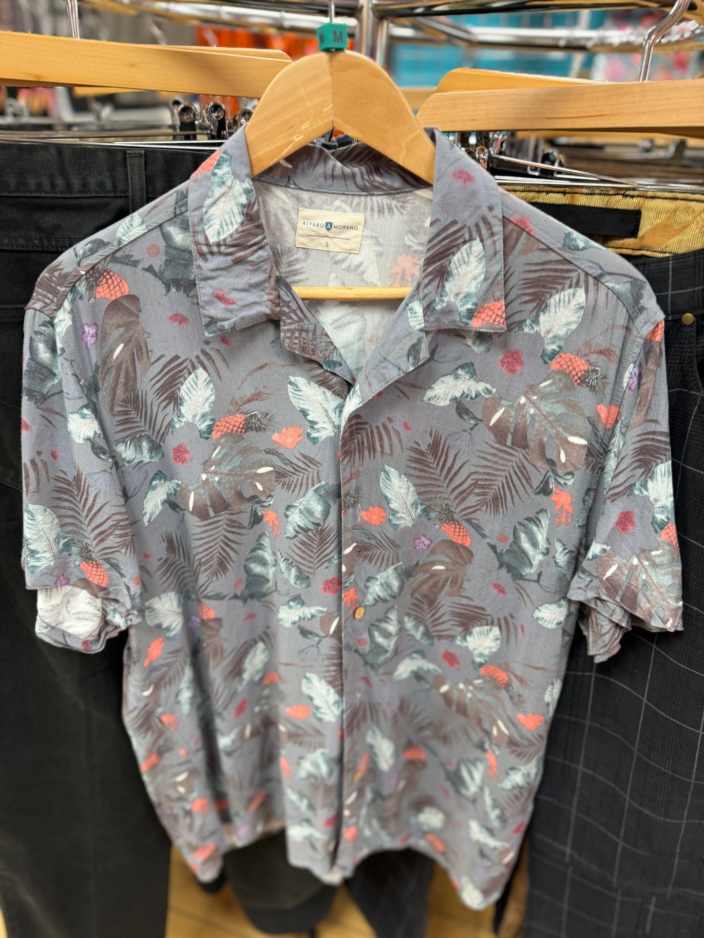 Lightweight Floral Print Short Sleeved Shirt - M