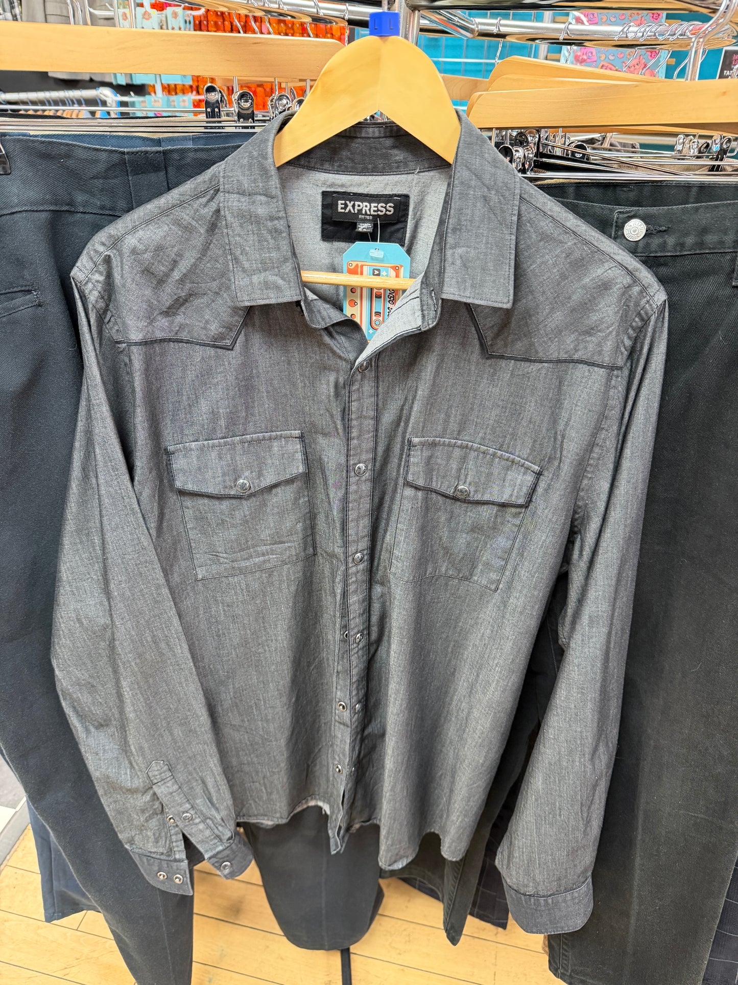 Grey Long Sleeved Western Style Shirt - L