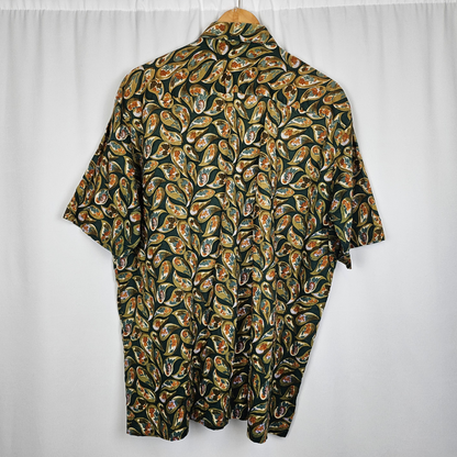 Green Paisley Style Short-Sleeved Shirt