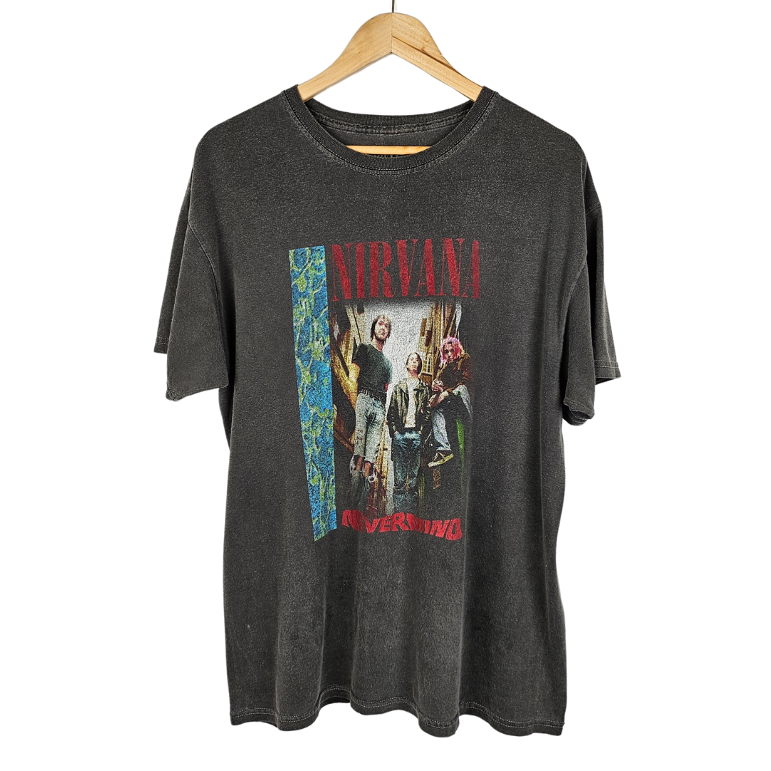 Nirvana Official Distressed Nevermind T-shirt - L