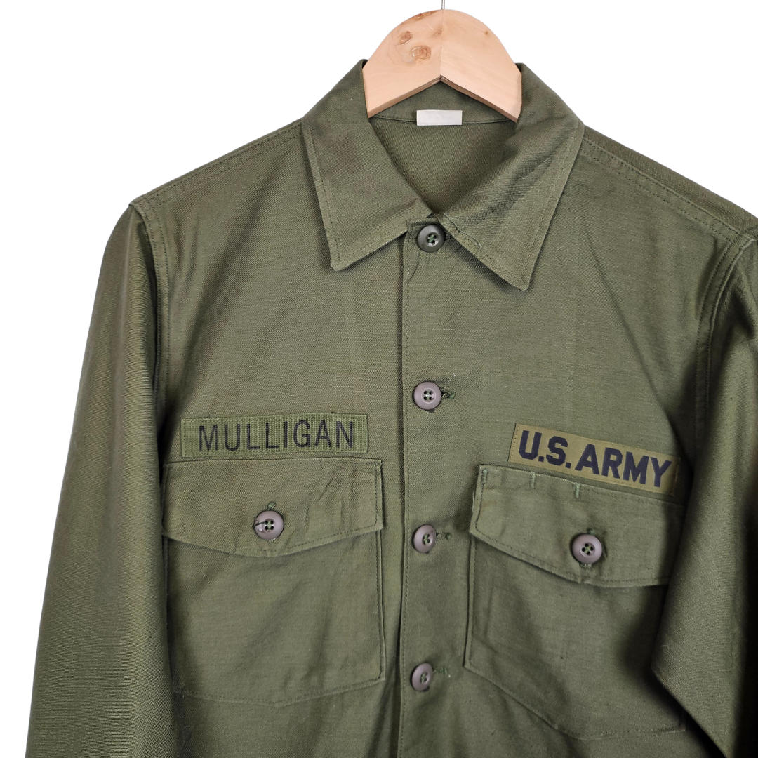 US Army Khaki Shirt Jacket Mulligan Name - L