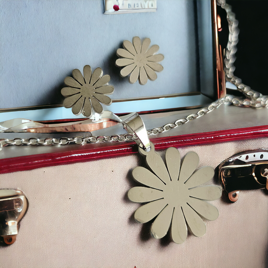 Silver Daisy Jewellery Set