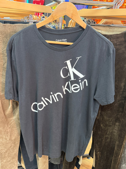 Calvin Klein T-shirt - L