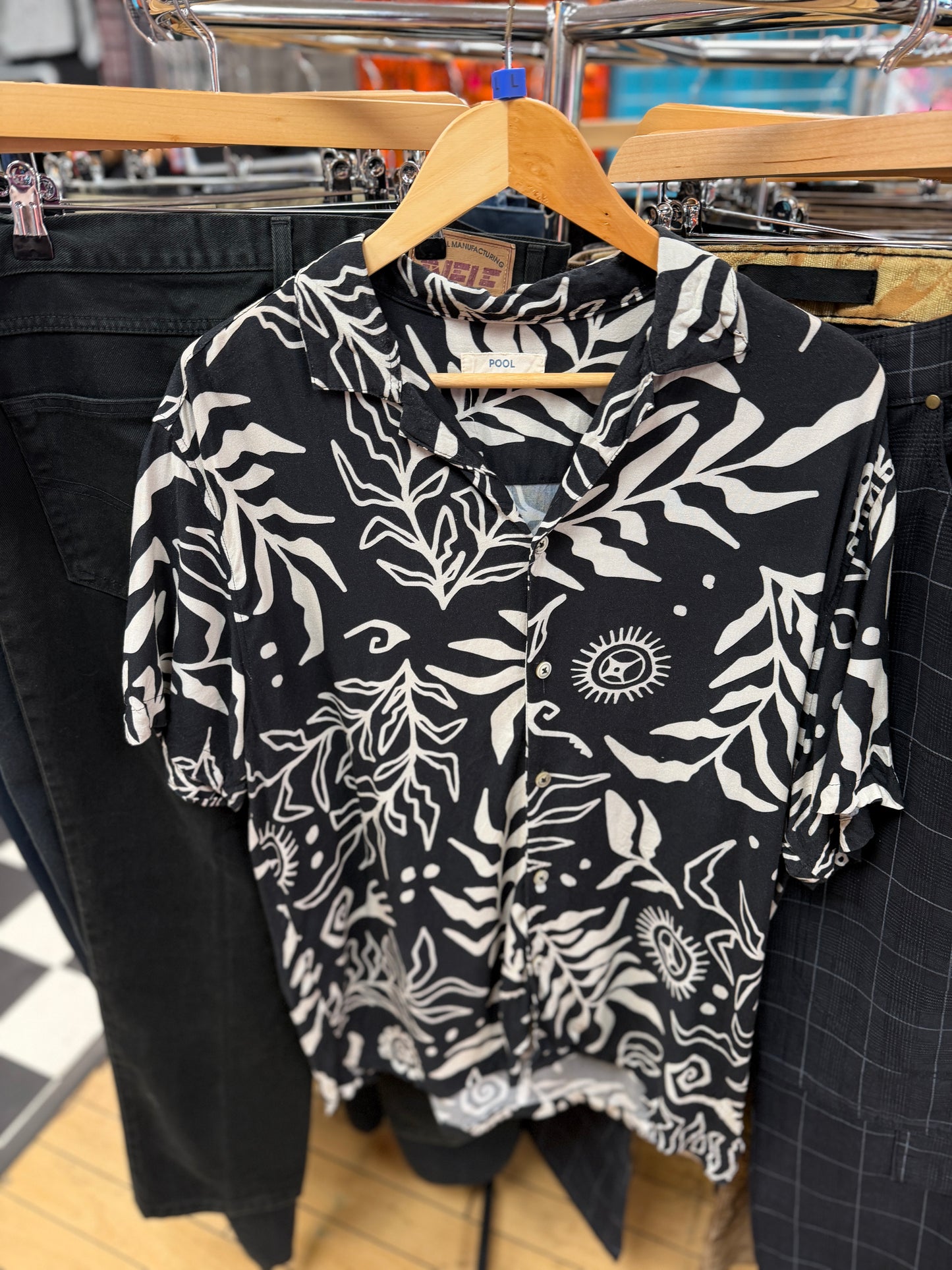 Lightweight Black and White Abstract Print Shirt - L